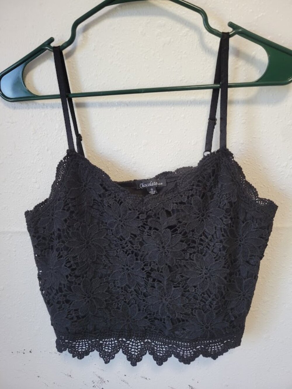 Chocolate USA Women's Black Floral Lace Cropped Cami Tank Top Size Small